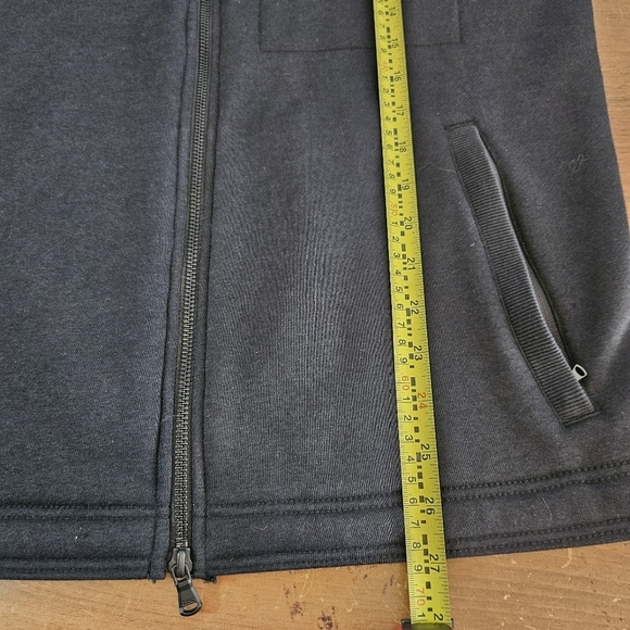 Tasc Performance Legendary Fleece Vest Black Size Medium Hiking Outdoor Active - Picture 11 of 12
